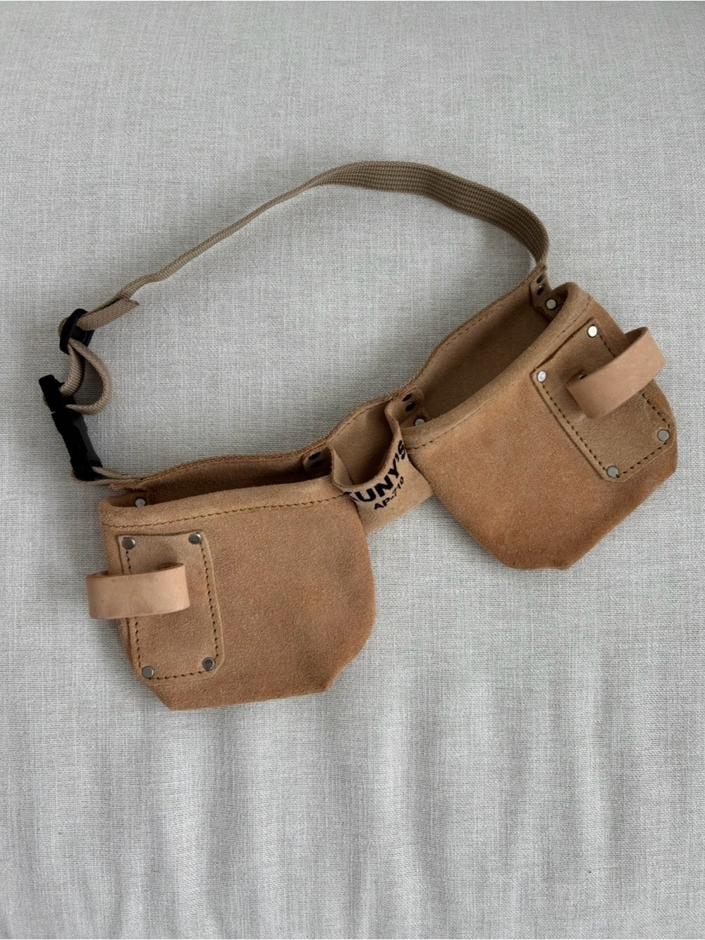| Kuny’s | AP710 Child’s Leather Carpenter Apron Adjustable Tool Belt